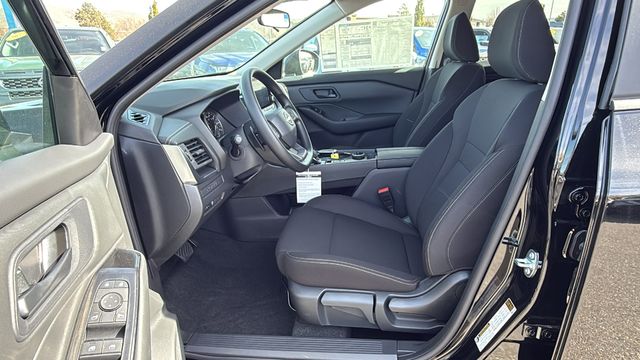 Vehicle image 33 of 34