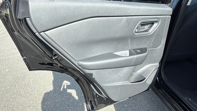 Vehicle image 12 of 34