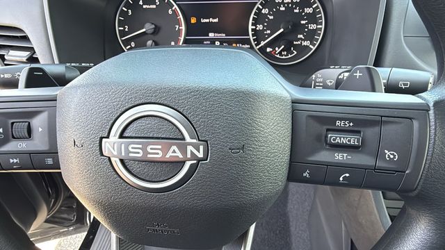 Vehicle image 30 of 34