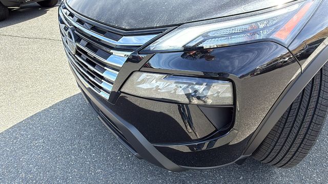 Vehicle image 9 of 34