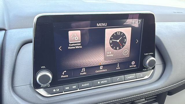 Vehicle image 26 of 34