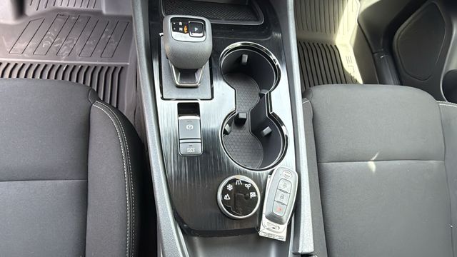 Vehicle image 13 of 30