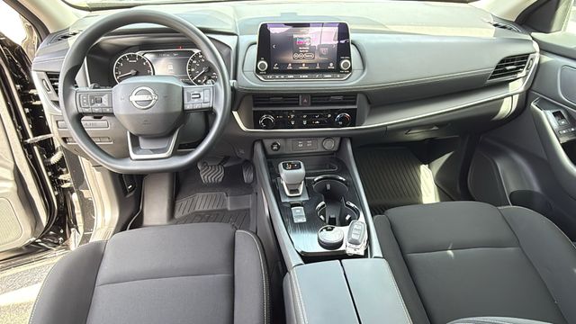 Vehicle image 26 of 30