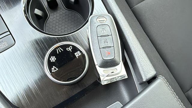 Vehicle image 29 of 30