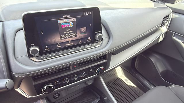 Vehicle image 15 of 30
