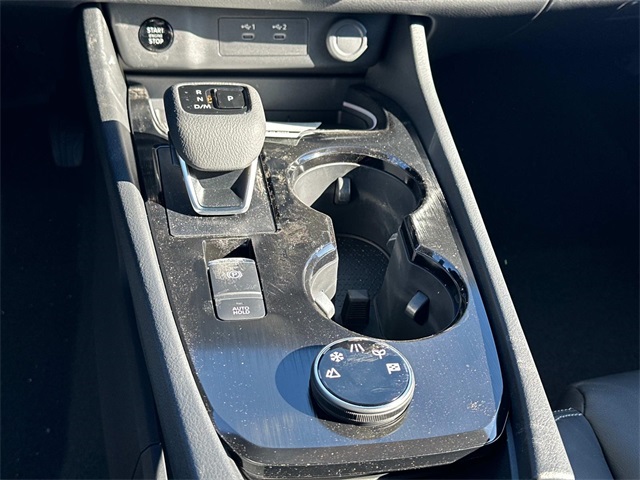 Vehicle image 12 of 18