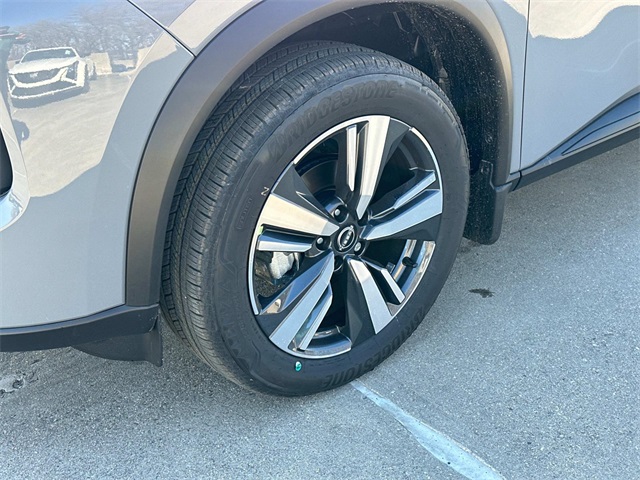 Vehicle image 7 of 18
