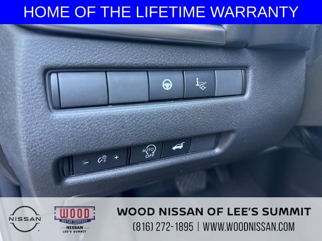 Vehicle image 21 of 41