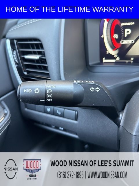 Vehicle image 23 of 41