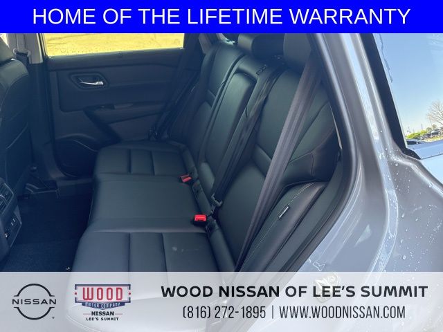 Vehicle image 17 of 41