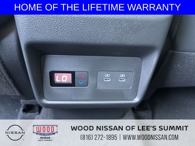 Vehicle image 18 of 41