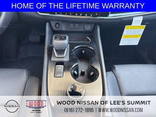 Vehicle image 11 of 41