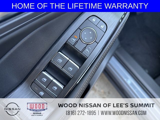 Vehicle image 14 of 41