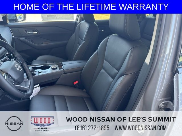 Vehicle image 16 of 41