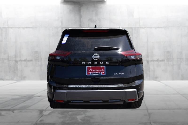 Vehicle image 3 of 28
