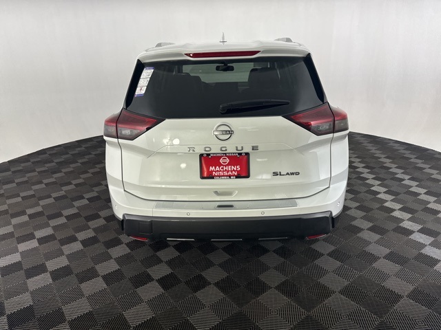 Vehicle image 5 of 27