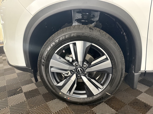 Vehicle image 27 of 27
