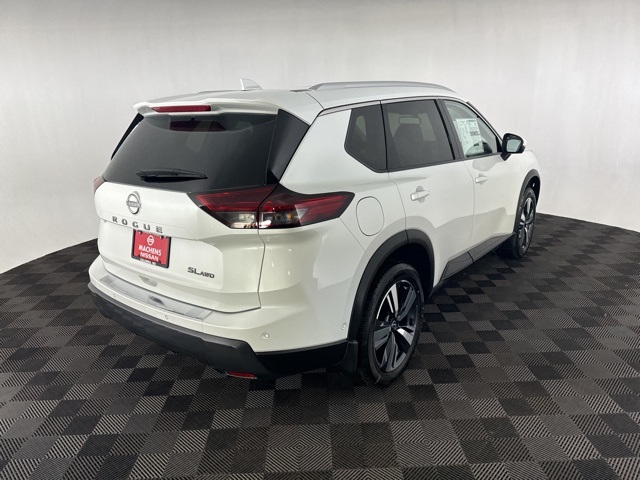 Vehicle image 3 of 27