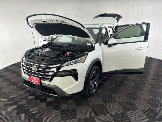 Vehicle image 11 of 27