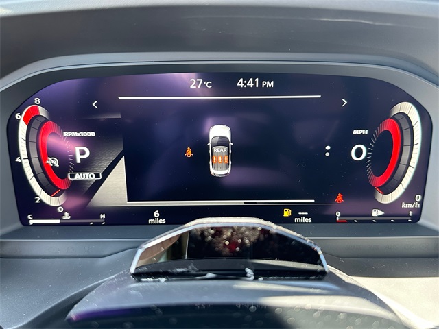 Vehicle image 17 of 25