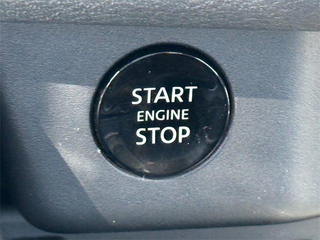 Vehicle image 19 of 25