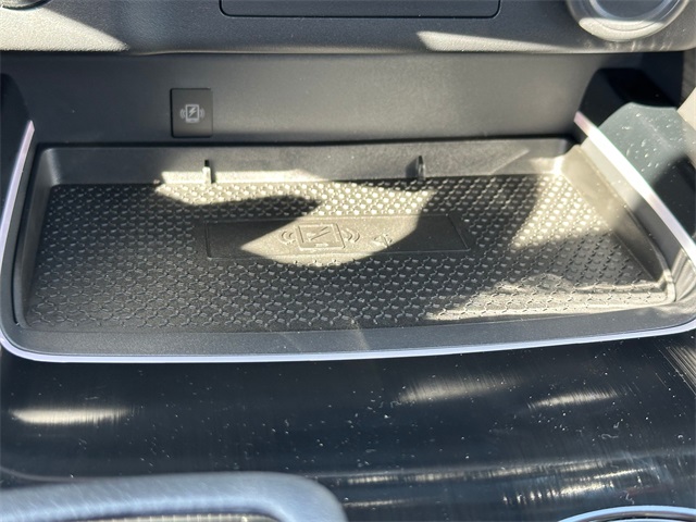 Vehicle image 10 of 25
