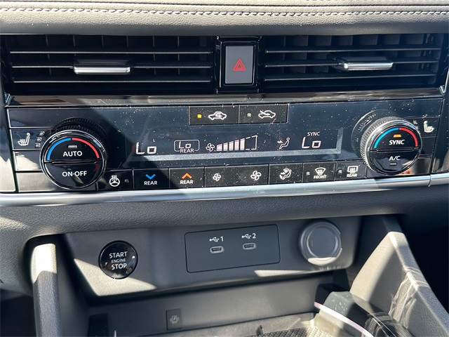 Vehicle image 22 of 25