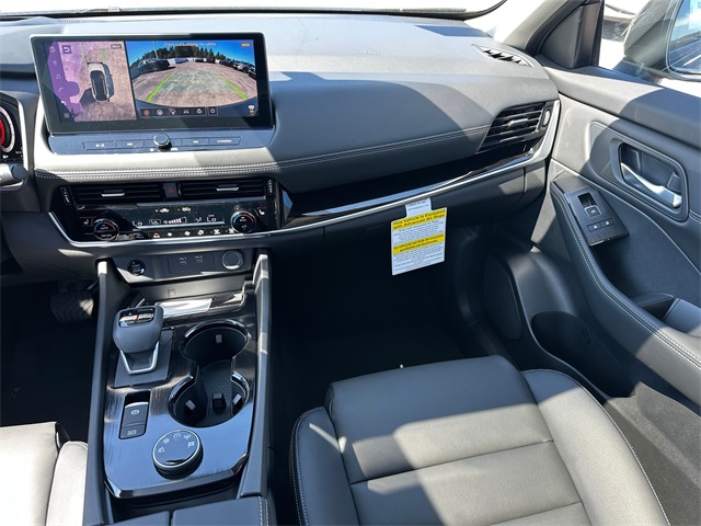 Vehicle image 15 of 25
