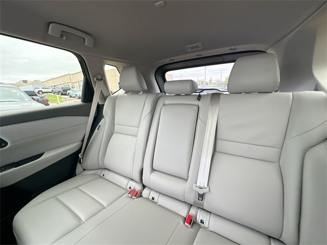 Vehicle image 29 of 32