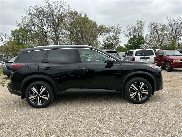 Vehicle image 17 of 32