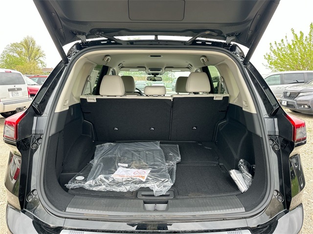 Vehicle image 31 of 32