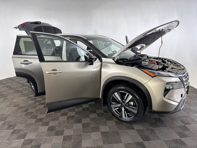 Vehicle image 5 of 27