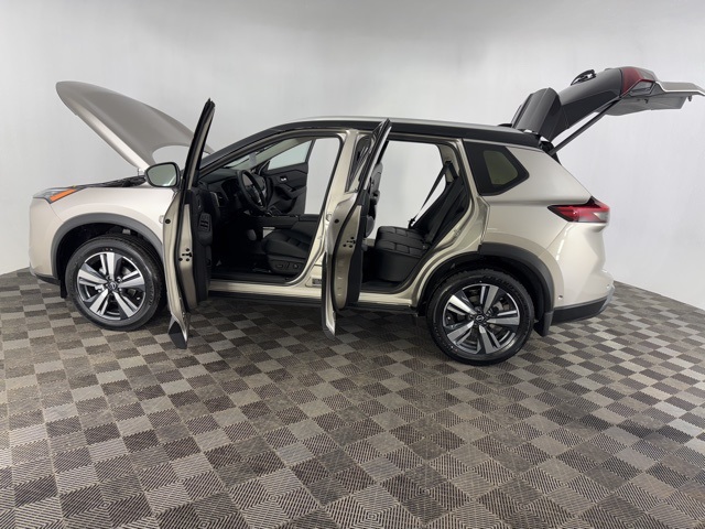 Vehicle image 13 of 27