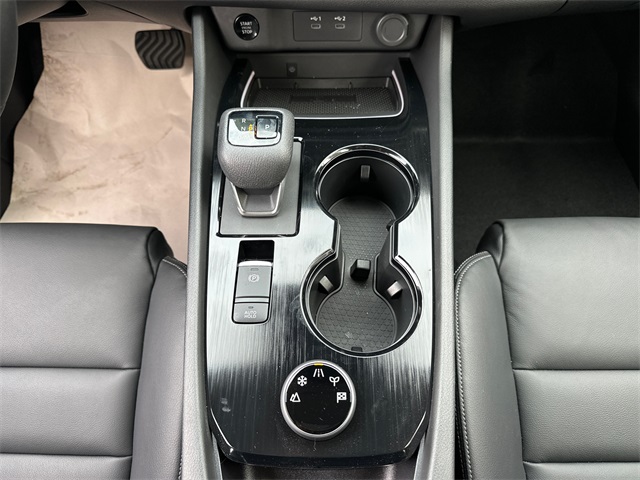 Vehicle image 21 of 43