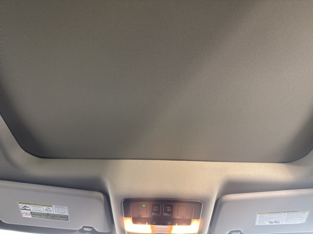 Vehicle image 26 of 28