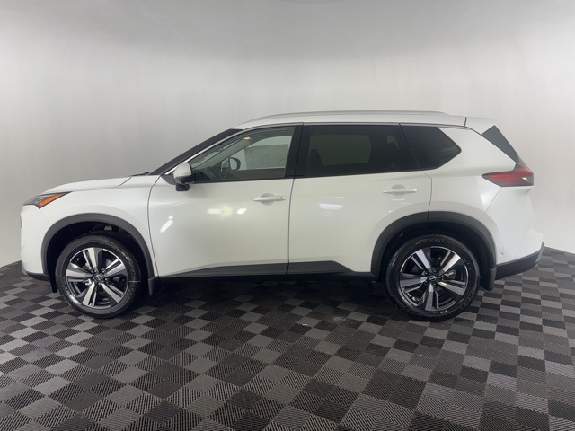 Vehicle image 2 of 28