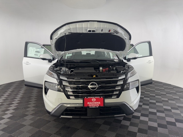 Vehicle image 11 of 28