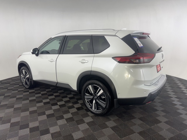 Vehicle image 9 of 28