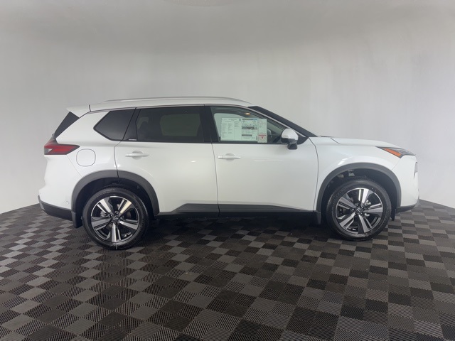 Vehicle image 7 of 28