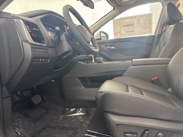 Vehicle image 22 of 28