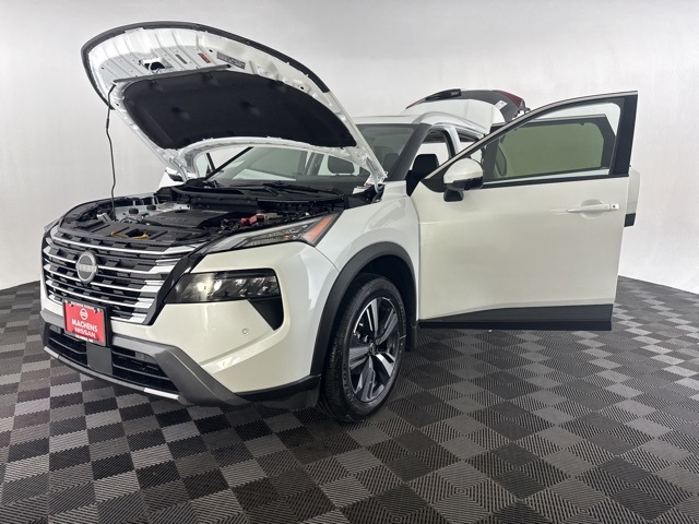 Vehicle image 12 of 28