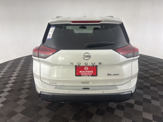 Vehicle image 5 of 28