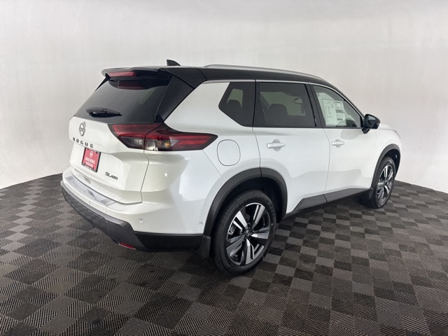 Vehicle image 2 of 26