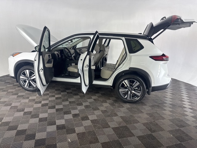 Vehicle image 12 of 26