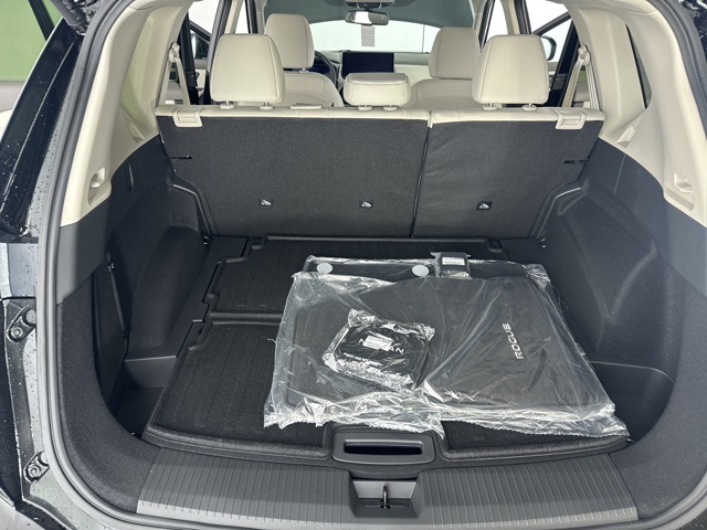 Vehicle image 25 of 27