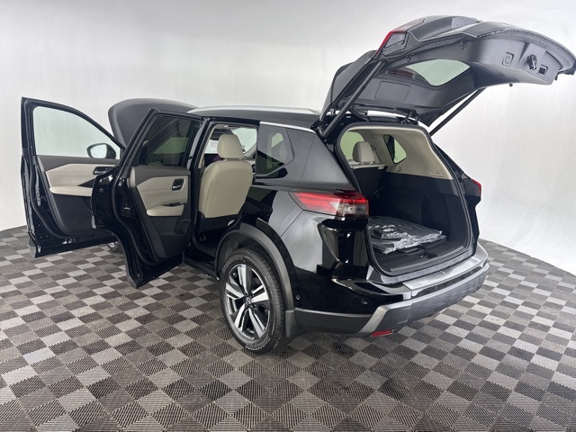 Vehicle image 14 of 27