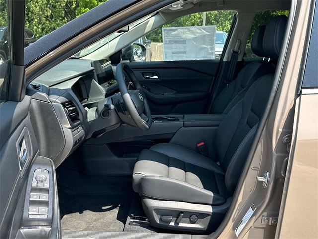 Vehicle image 8 of 18