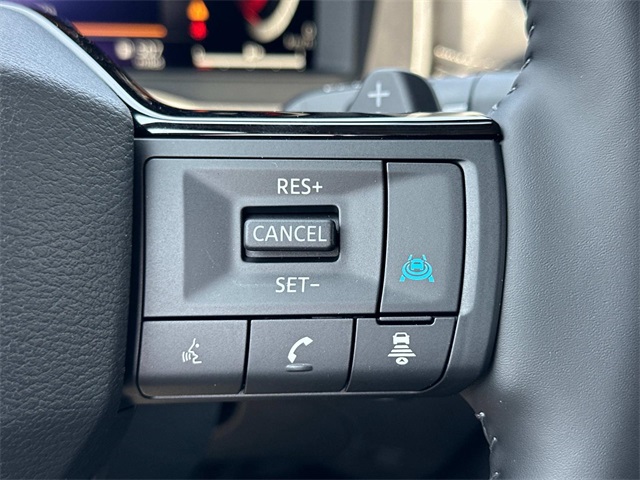 Vehicle image 15 of 18