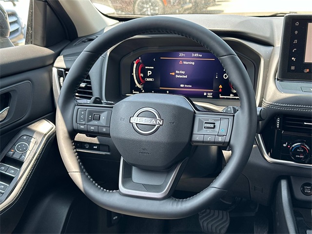Vehicle image 11 of 18