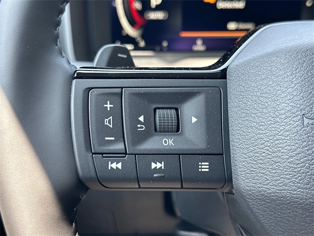 Vehicle image 17 of 18